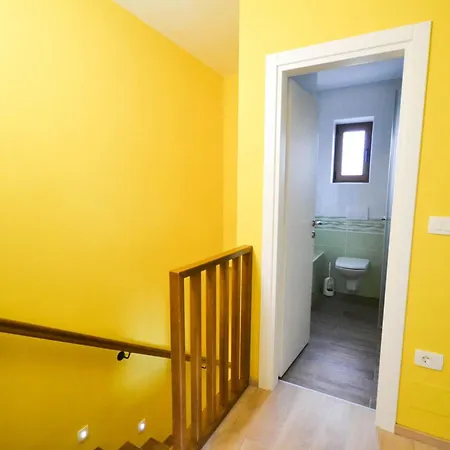 Appartement Modernes In Novigrad Mit Privatem Parkplatz By Interhome