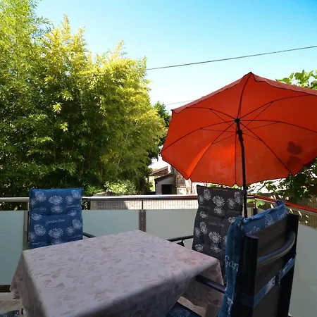 Appartement Modernes In Novigrad Mit Privatem Parkplatz By Interhome *