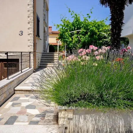דירה Modernes In Novigrad Mit Privatem Parkplatz By Interhome